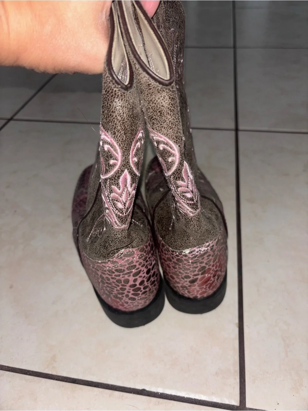 Girls Metallic Pink Embossed Western Pull-On Boots